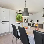 Ferienhaus 3 Bedroom Beautiful In