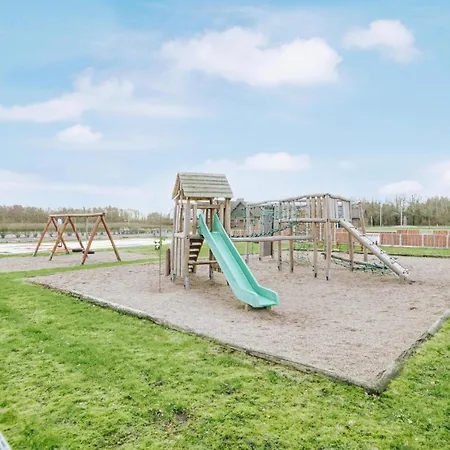 3 Bedroom Beautiful In بيت للعطل *