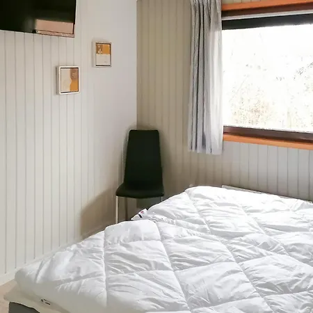 3 Bedroom Beautiful In Prázdninový dům