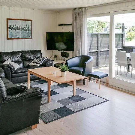 بيت للعطل 3 Bedroom Beautiful In *