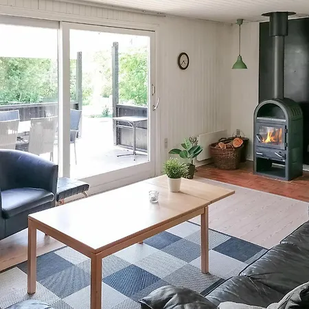 بيت للعطل 3 Bedroom Beautiful In *